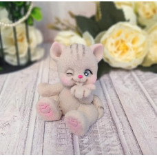 Фигурка из шок. глазури Котик воздушный поцелуй